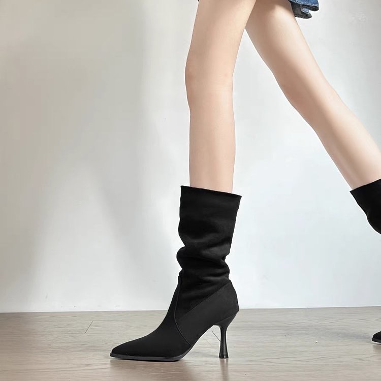 Women Bags On Sale - Moderne Stiefel aus Kuh-Wildleder mit mittlerer